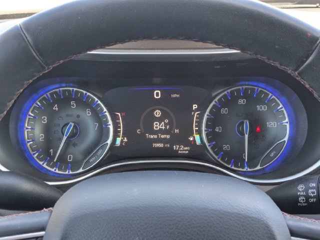 Used 2017 Chrysler Pacifica Touring-L Plus FWD image 28