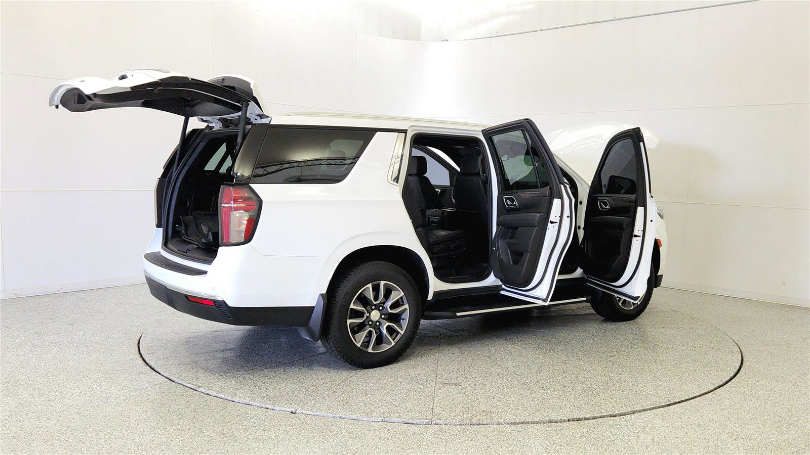 Used 2021 Chevrolet Tahoe LT w/ LT Signature Plus Package AWD/4WD image 12