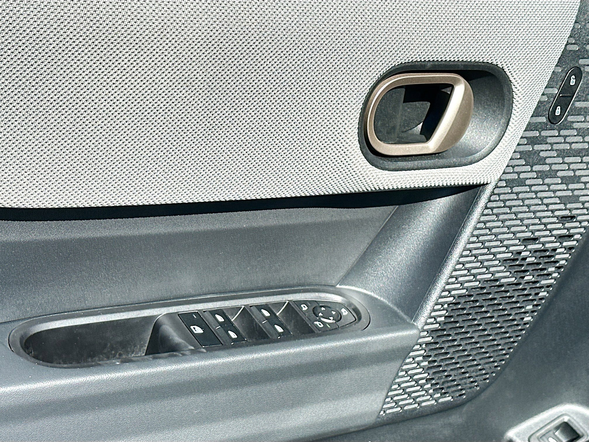 Used 2025 MINI Cooper S image 17