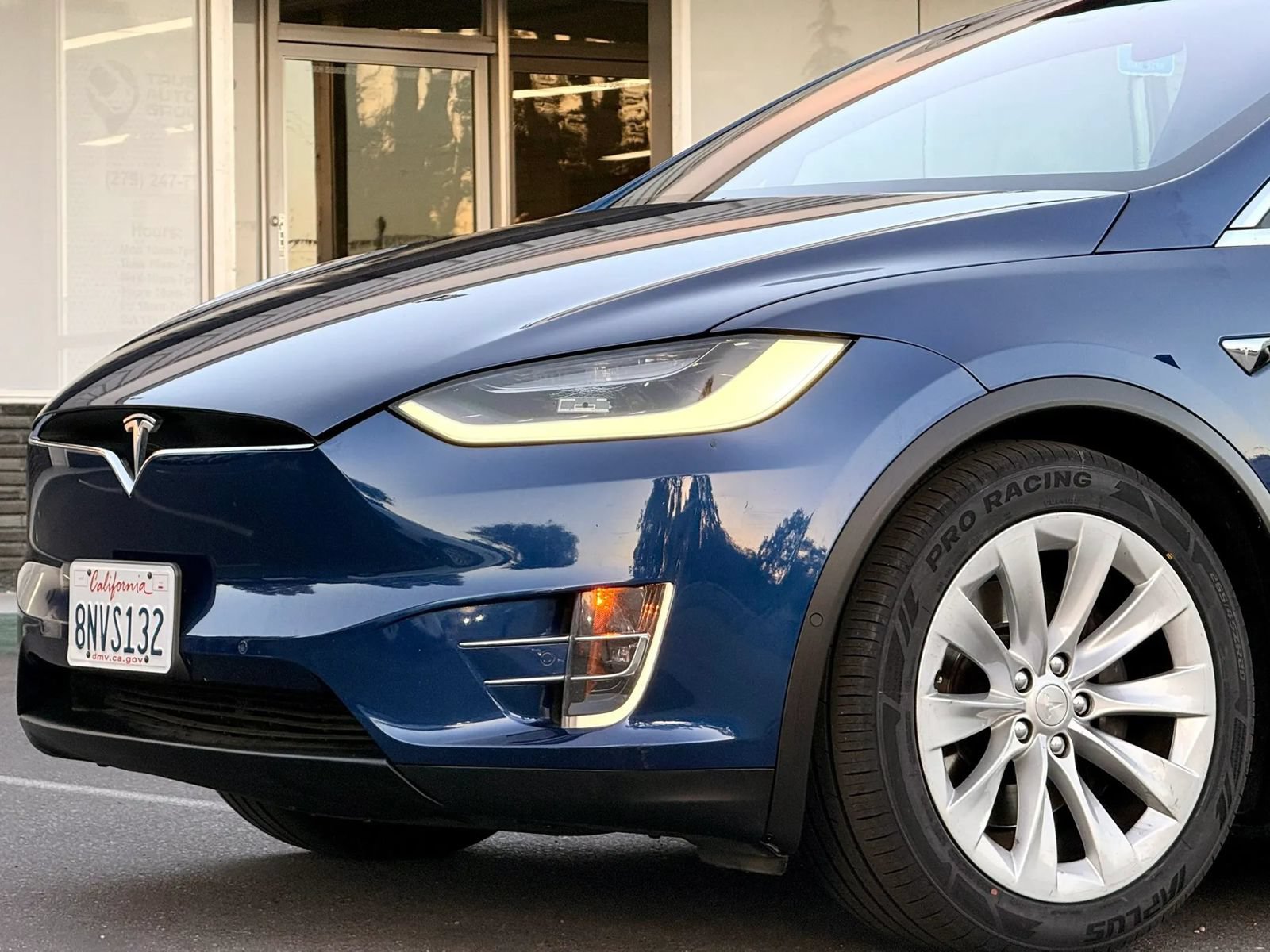 Used 2020 Tesla Model X Long Range AWD/4WD image 4