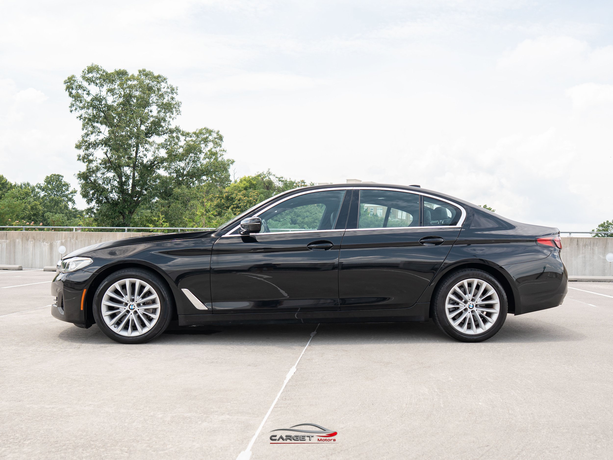Used 2021 BMW 530i xDrive w/ Convenience Package AWD/4WD image 4