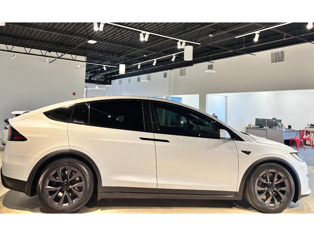 Used 2024 Tesla Model X image 10