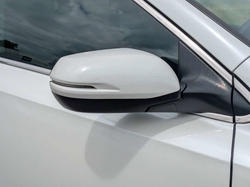 Used 2020 Honda CR-V EX-L image 12