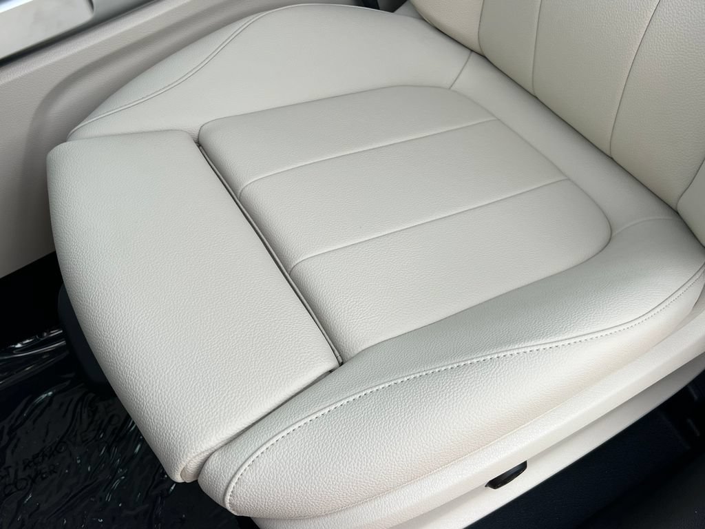 New 2026 Mercedes-Benz GLB 250 4MATIC image 10