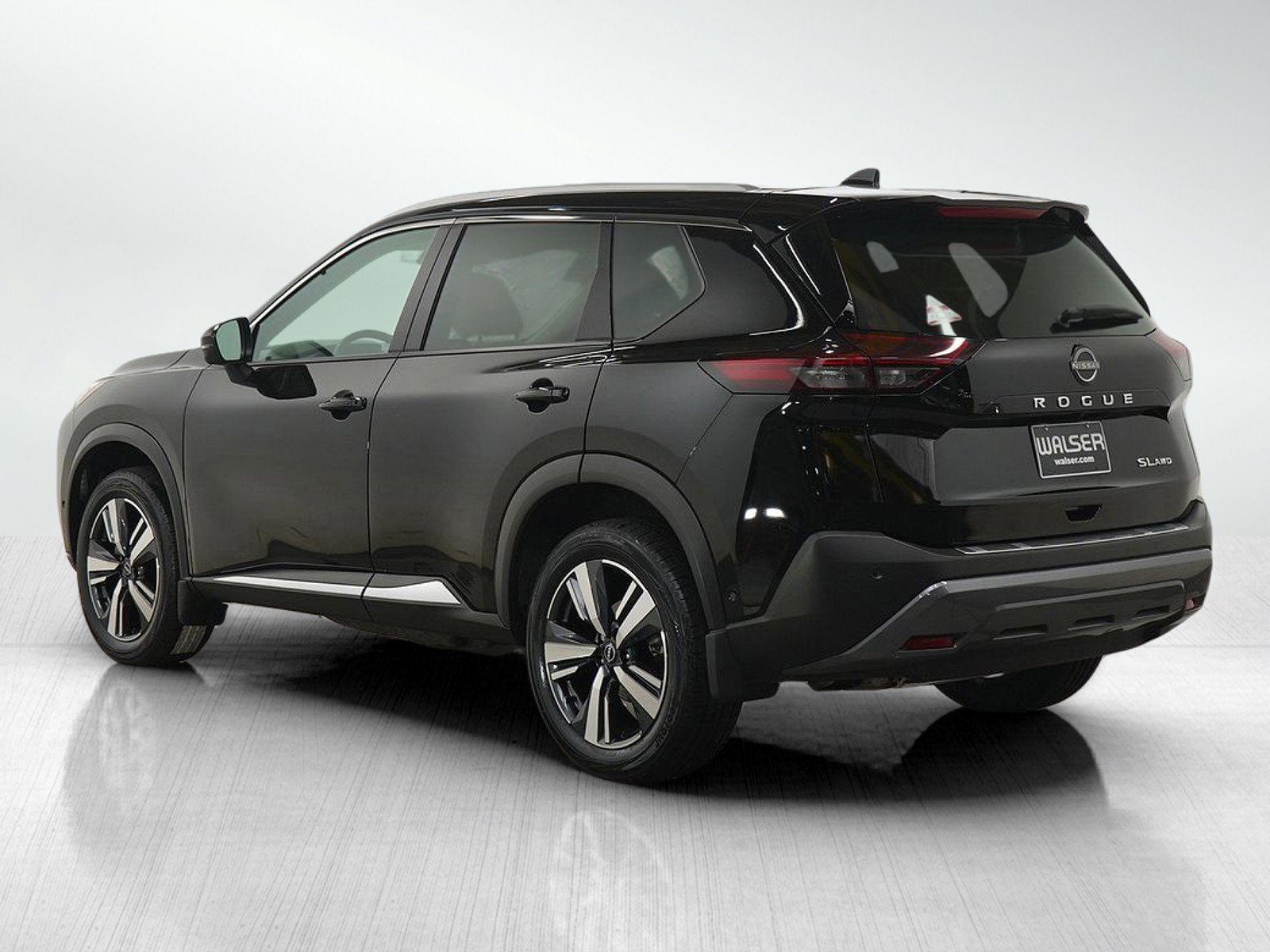 Used 2023 Nissan Rogue SL w/ SL Premium Package AWD/4WD image 3