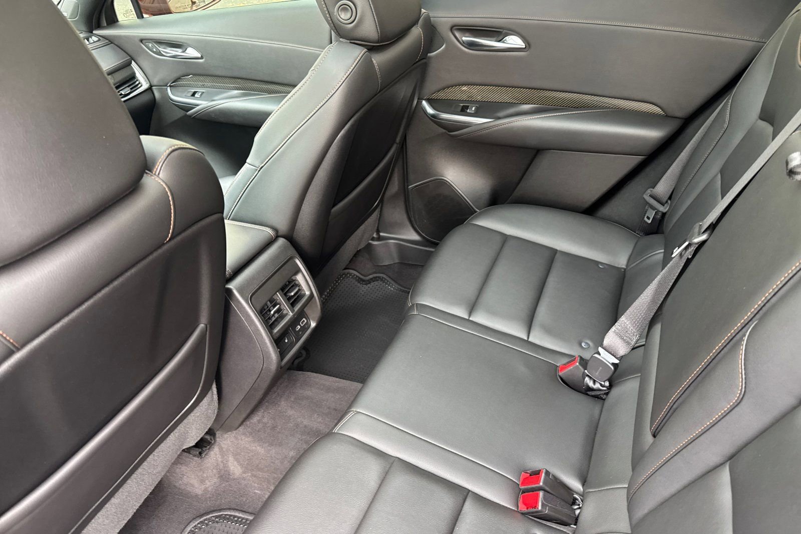 Certified 2019 Cadillac XT4 Sport w/ Cold Weather Package image 14