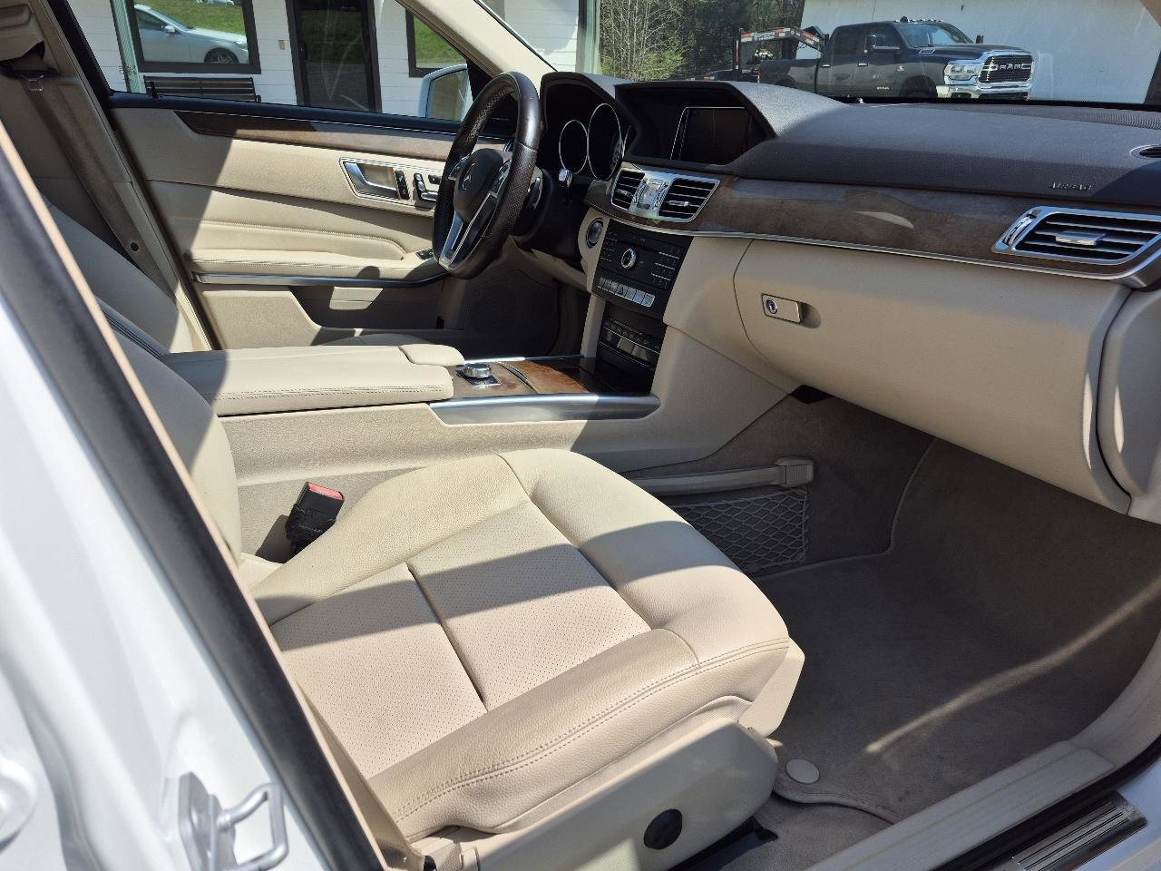 Used 2016 Mercedes-Benz E 350 Sedan image 15
