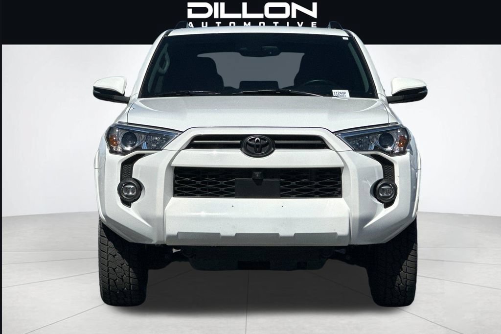 Used 2023 Toyota 4Runner SR5 Premium w/ Moonroof Package AWD/4WD image 9