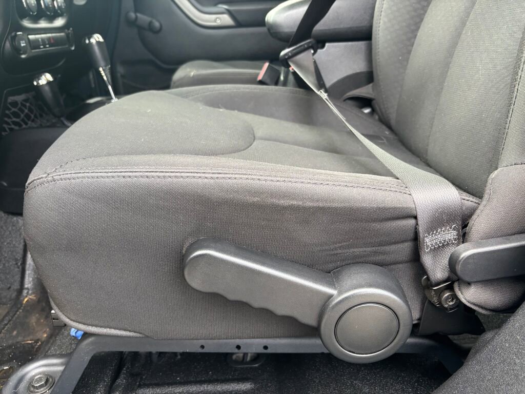 Used 2017 Jeep Wrangler Unlimited Sport w/ Connectivity Group image 20