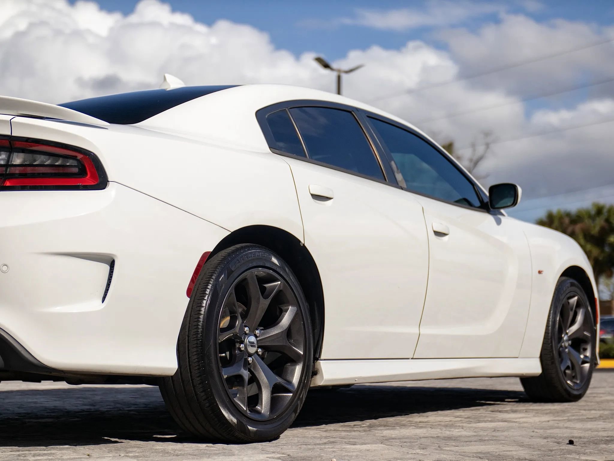 Used 2019 Dodge Charger GT RWD image 16