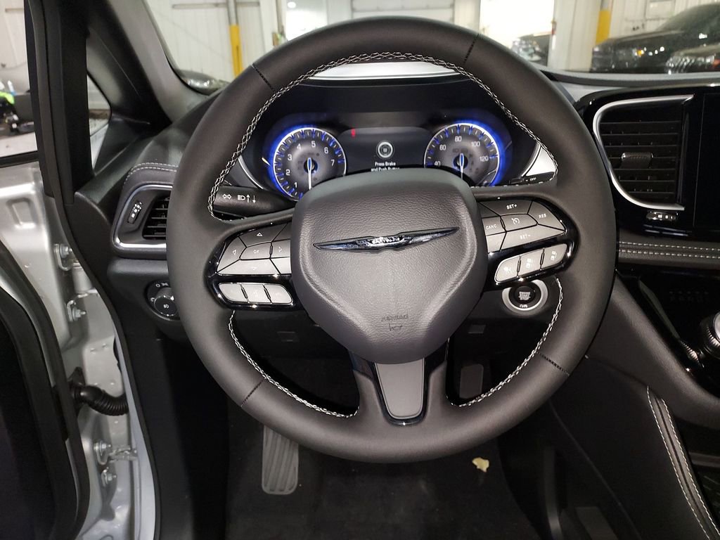 New 2026 Chrysler Pacifica Limited w/ S Appearance Package FWD image 20