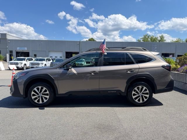 Used 2024 Subaru Outback Premium AWD/4WD image 4