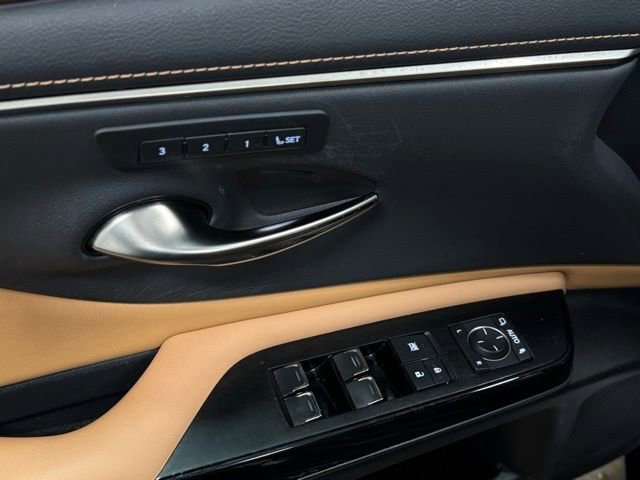 Used 2023 Lexus ES 350 w/ Premium Package image 13