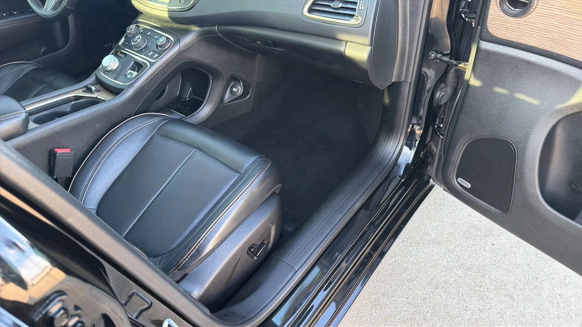 Used 2015 Chrysler 200 C w/ Navigation & Sound Group I image 80