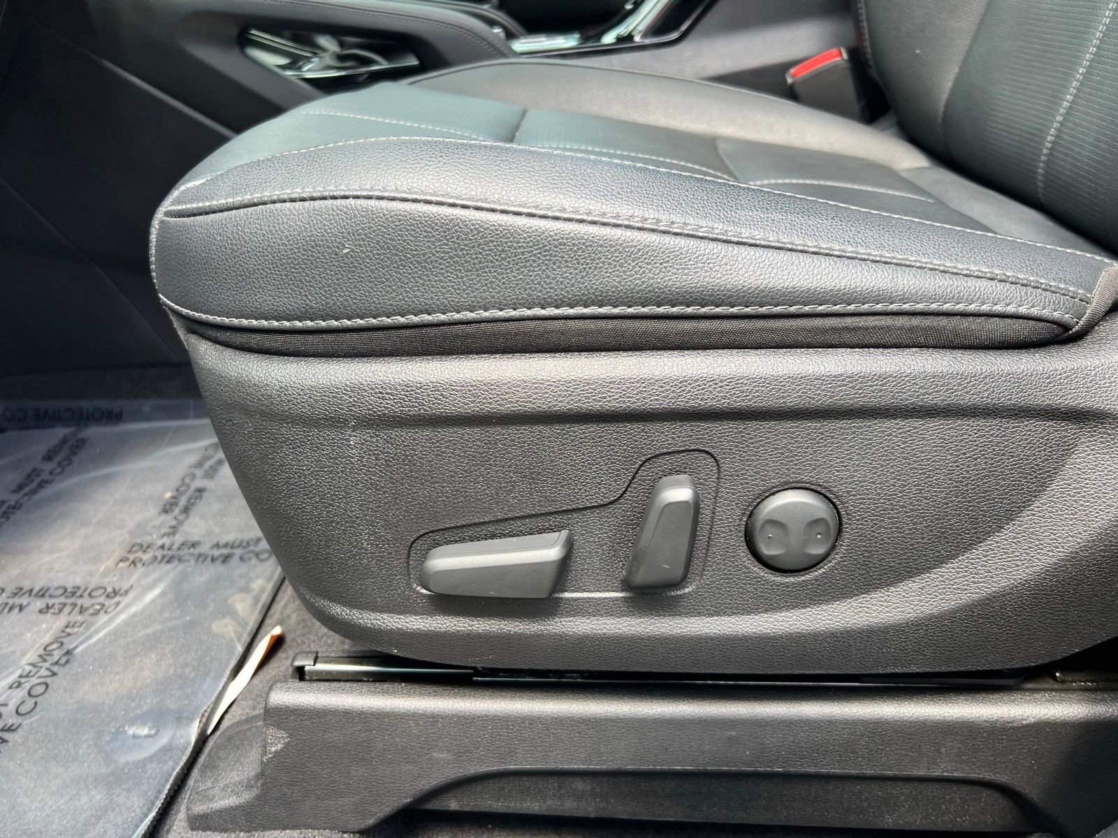 Used 2025 Kia Telluride EX w/ EX Captain's Chair Package FWD image 31