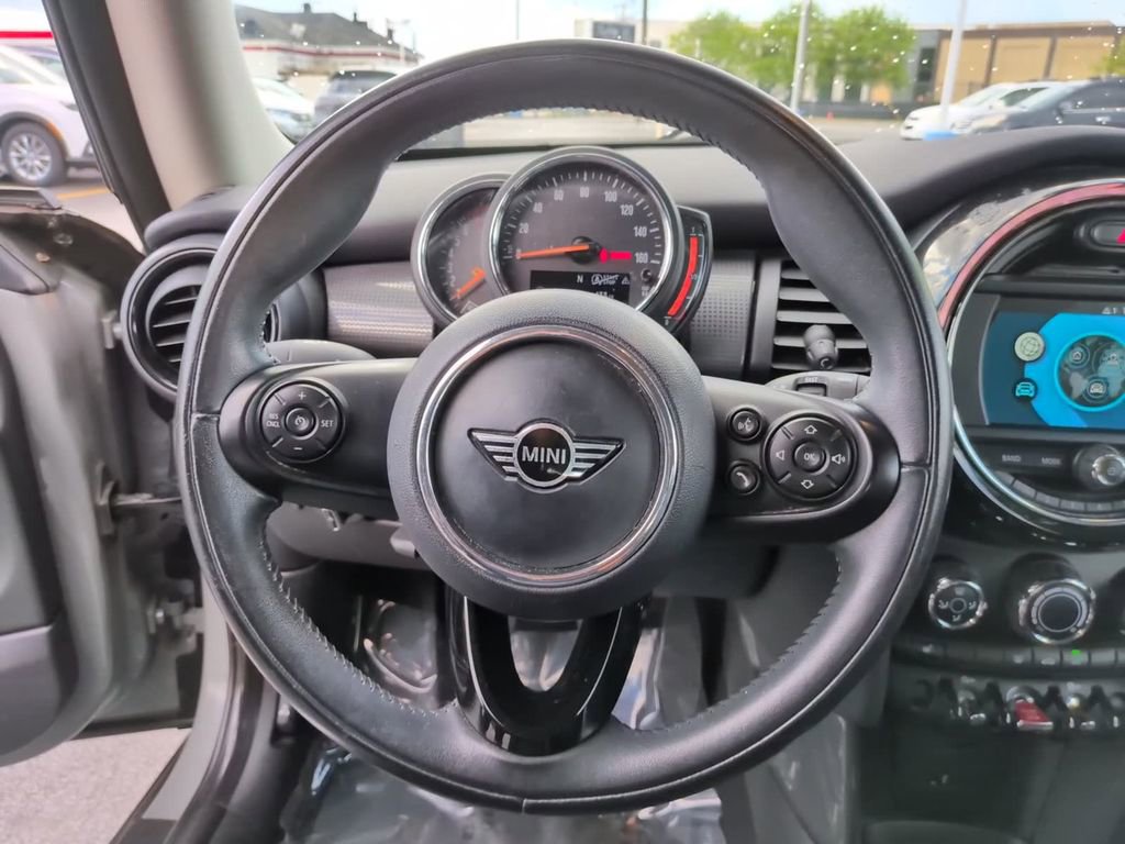 Used 2019 MINI Cooper 2-Door Hardtop FWD image 18