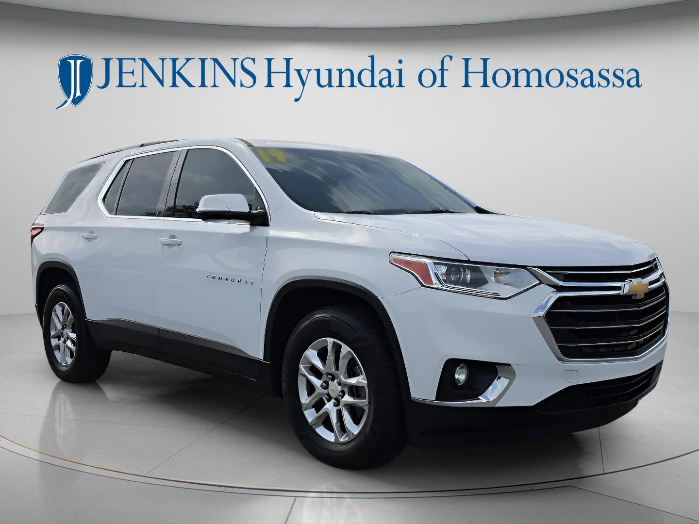 Used 2019 Chevrolet Traverse LT FWD image 1