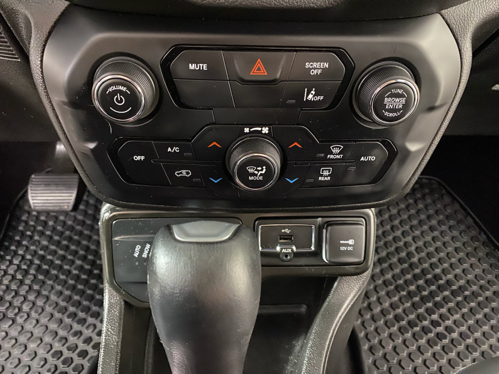 Used 2021 Jeep Renegade Trailhawk w/ Trailer Tow Group AWD/4WD image 27