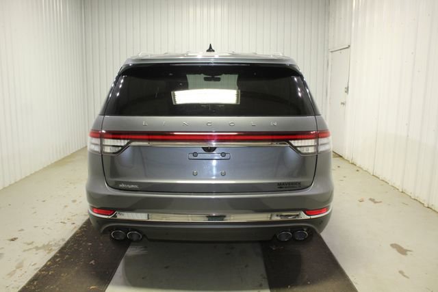 Used 2023 Lincoln Aviator Reserve w/ Equipment Group 201A image 11