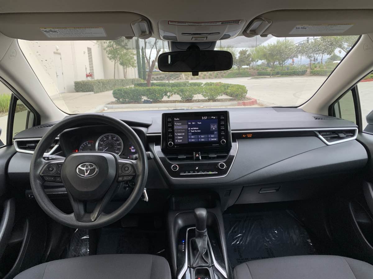 Used 2021 Toyota Corolla LE image 22