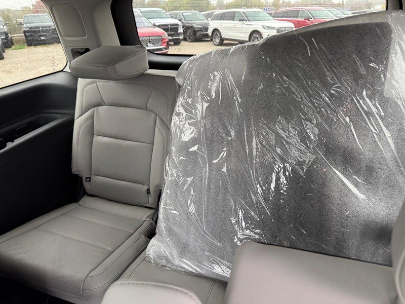 New 2025 Lincoln Navigator Reserve image 12