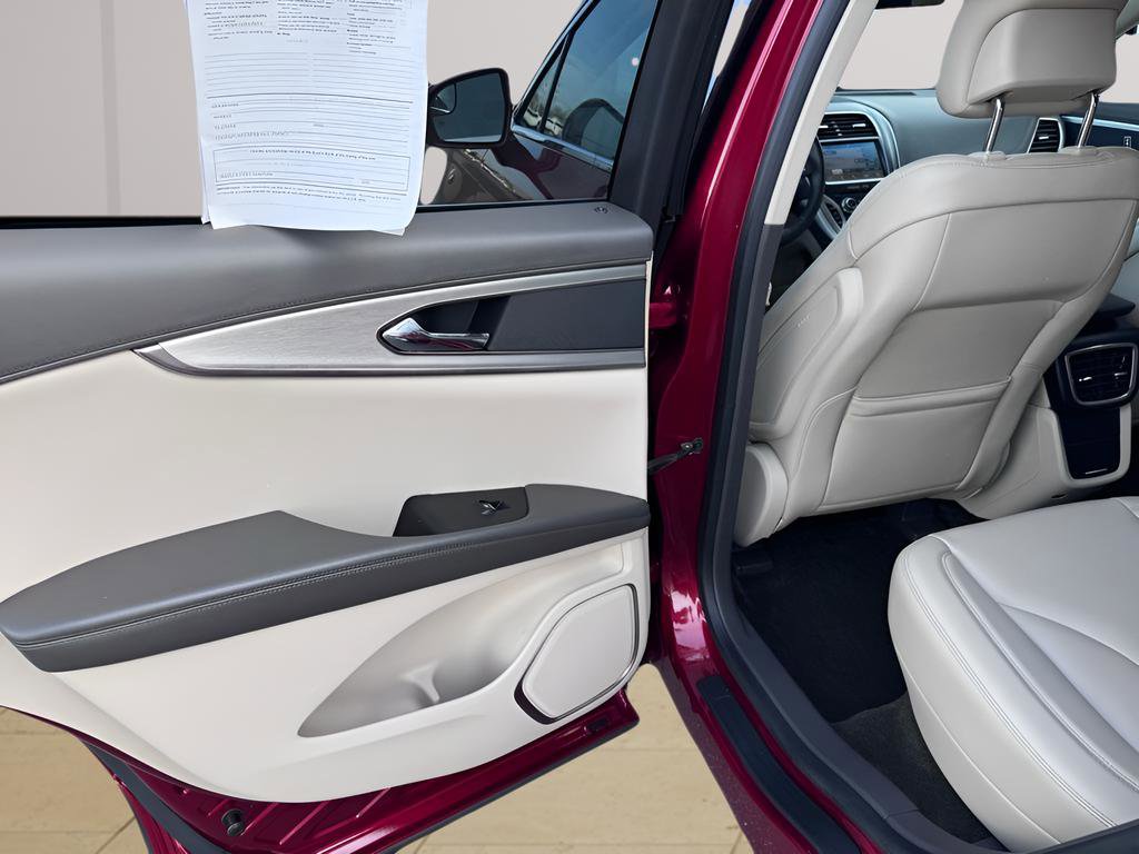 Used 2018 Lincoln MKX Premiere image 31