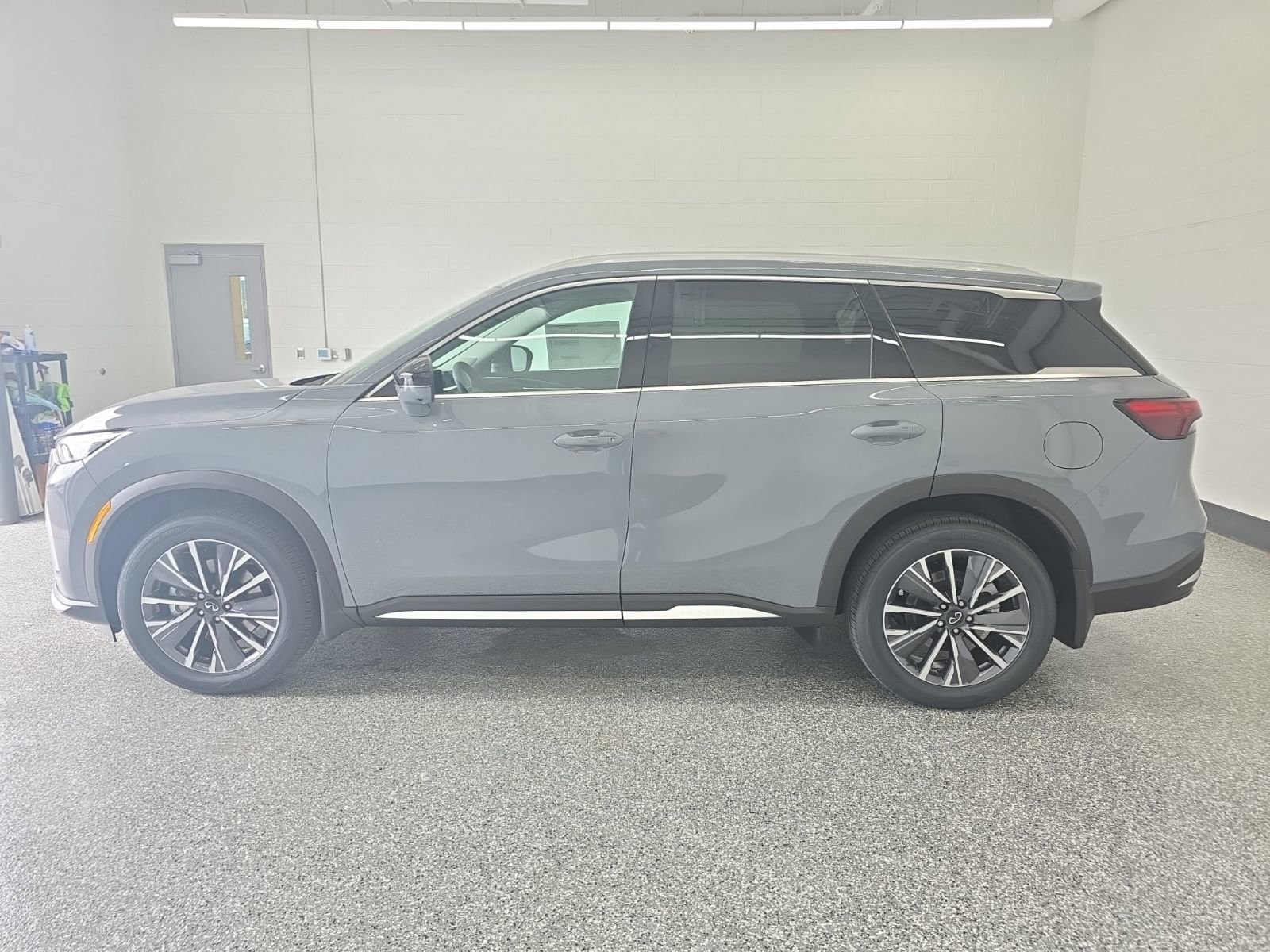New 2026 INFINITI QX60 Luxe w/ Cargo Package AWD/4WD image 2