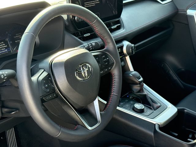 Used 2025 Toyota RAV4 XSE w/ Premium Package AWD/4WD image 19