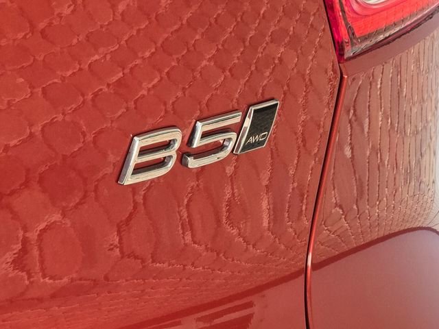 Certified 2023 Volvo XC40 B5 Plus w/ Protection Package Premier image 9