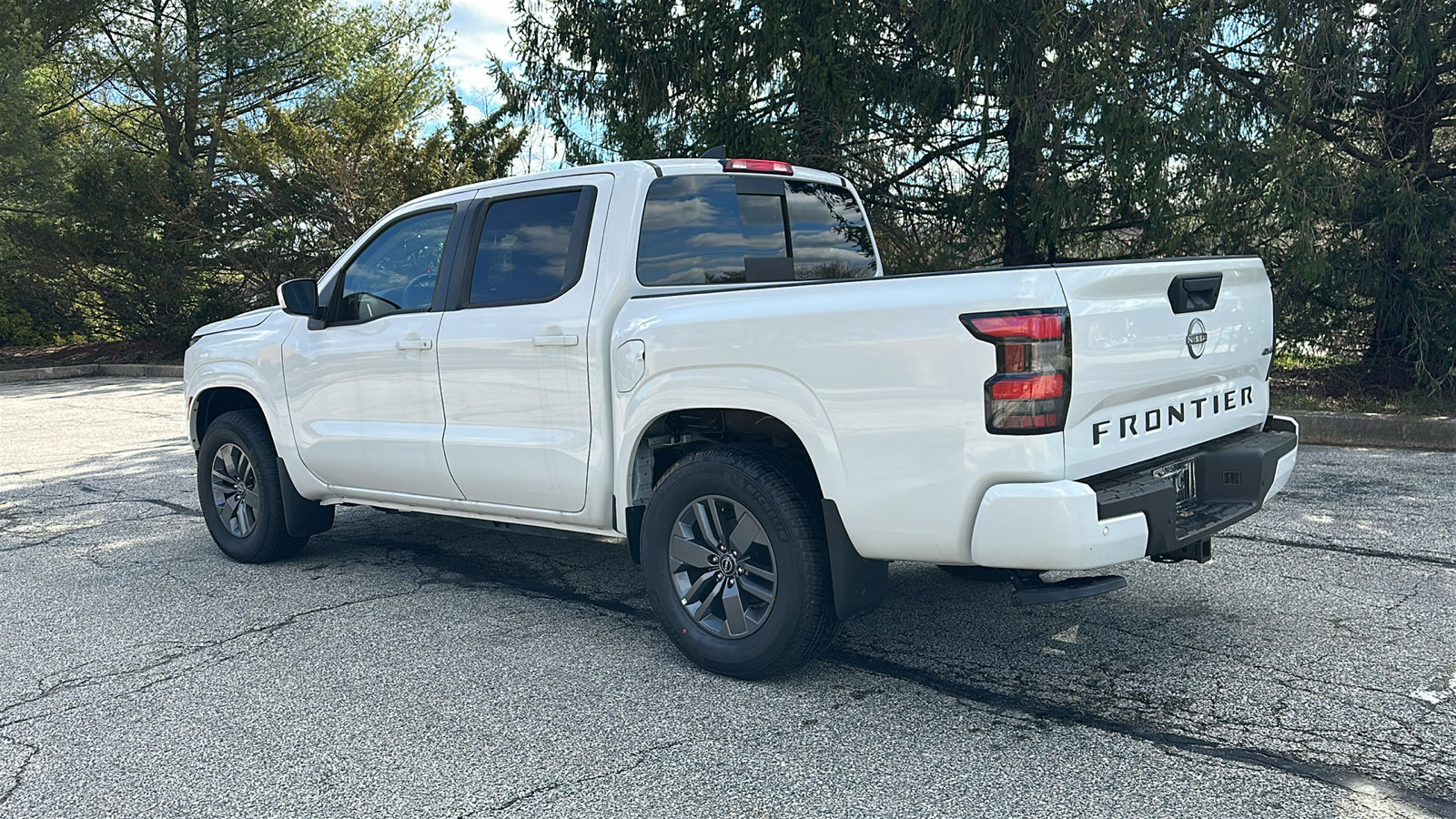 New 2026 Nissan Frontier SV w/ Tow Package AWD/4WD image 5