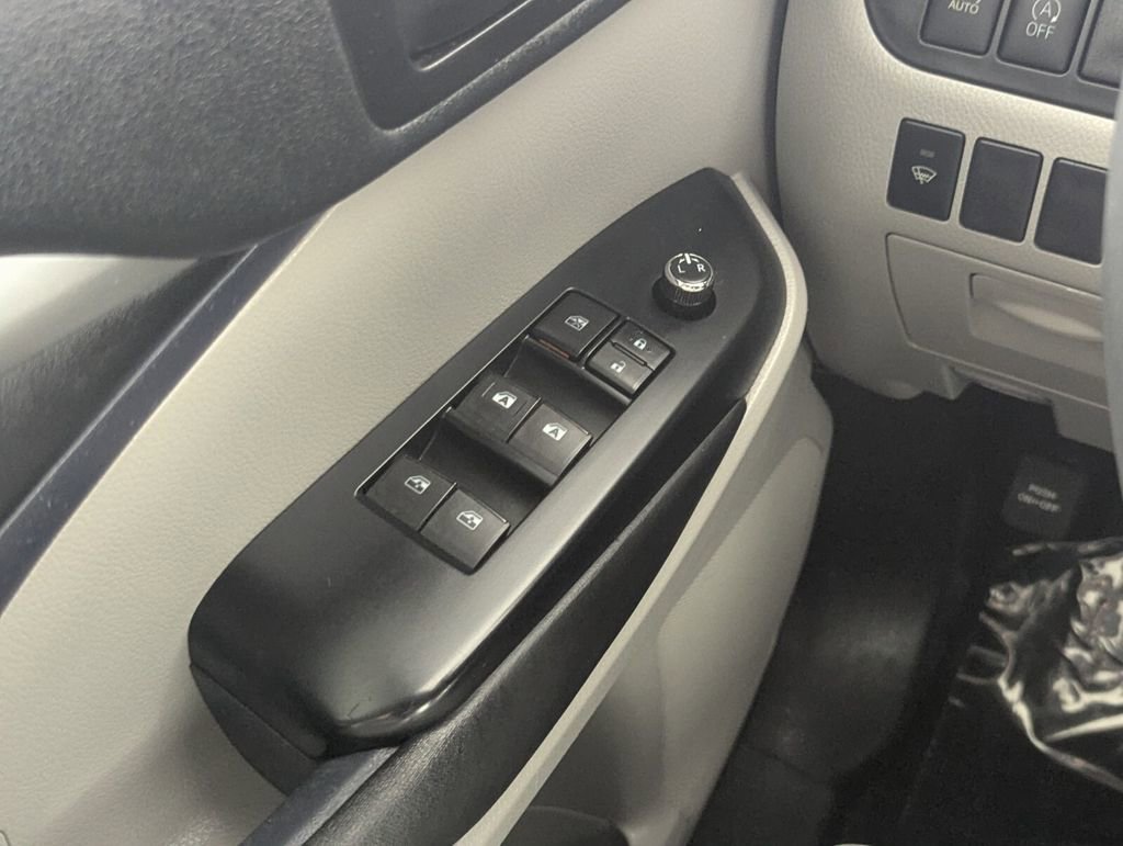 Used 2019 Toyota Highlander Plus FWD image 15