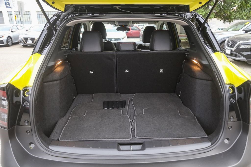 Used 2025 Nissan Kicks SR image 25