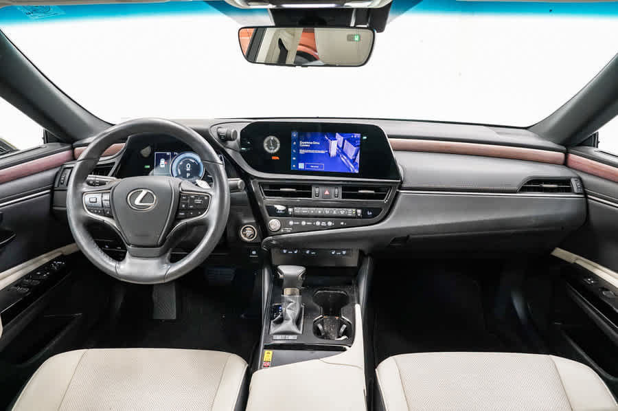 Used 2024 Lexus ES 300h w/ Premium Package FWD image 12