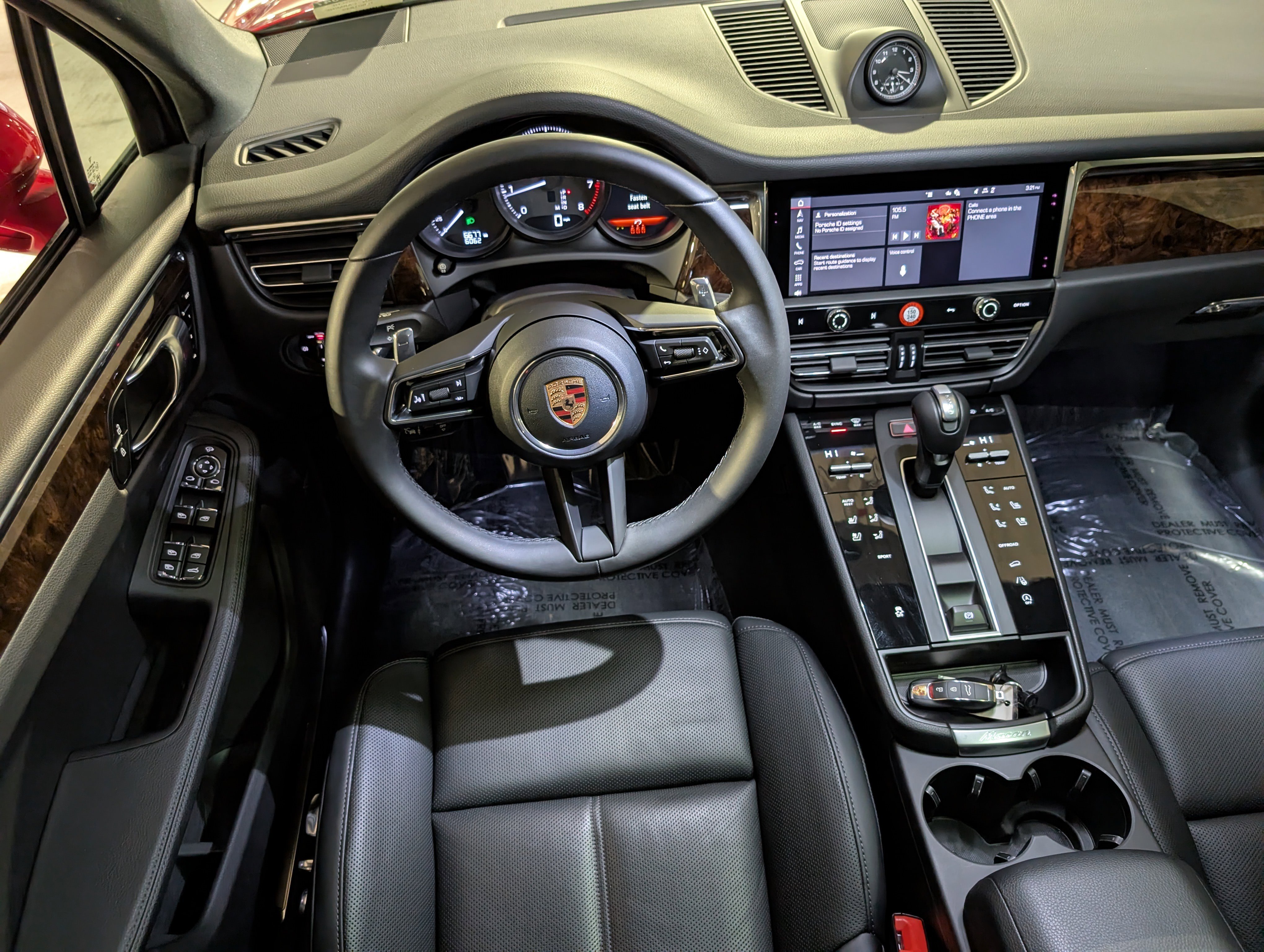 Certified 2026 Porsche Macan image 6