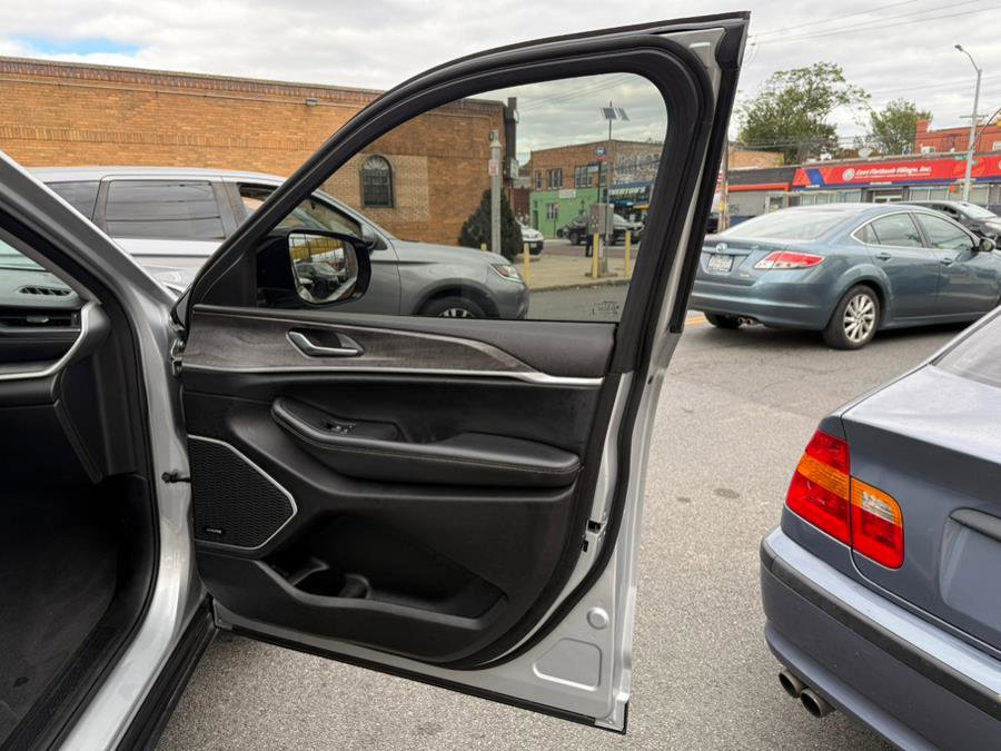 Used 2021 Jeep Grand Cherokee L Limited w/ Luxury Tech Group II image 24