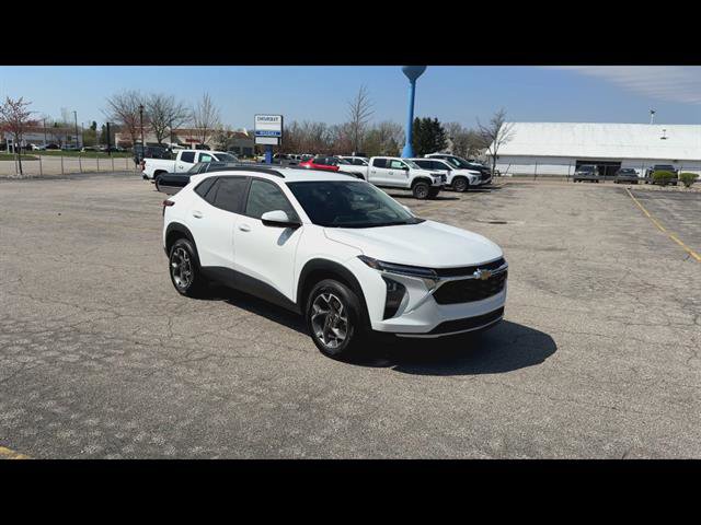Used 2024 Chevrolet Trax LT w/ Driver Confidence Package FWD image 29