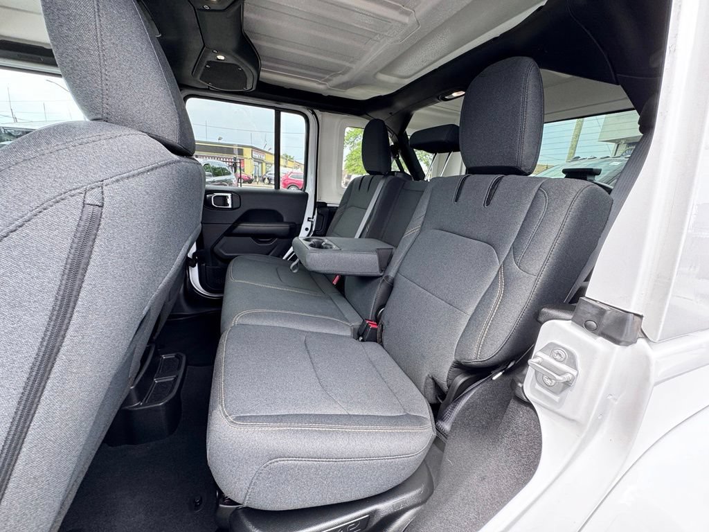 Certified 2025 Jeep Wrangler Unlimited Sahara AWD/4WD image 15