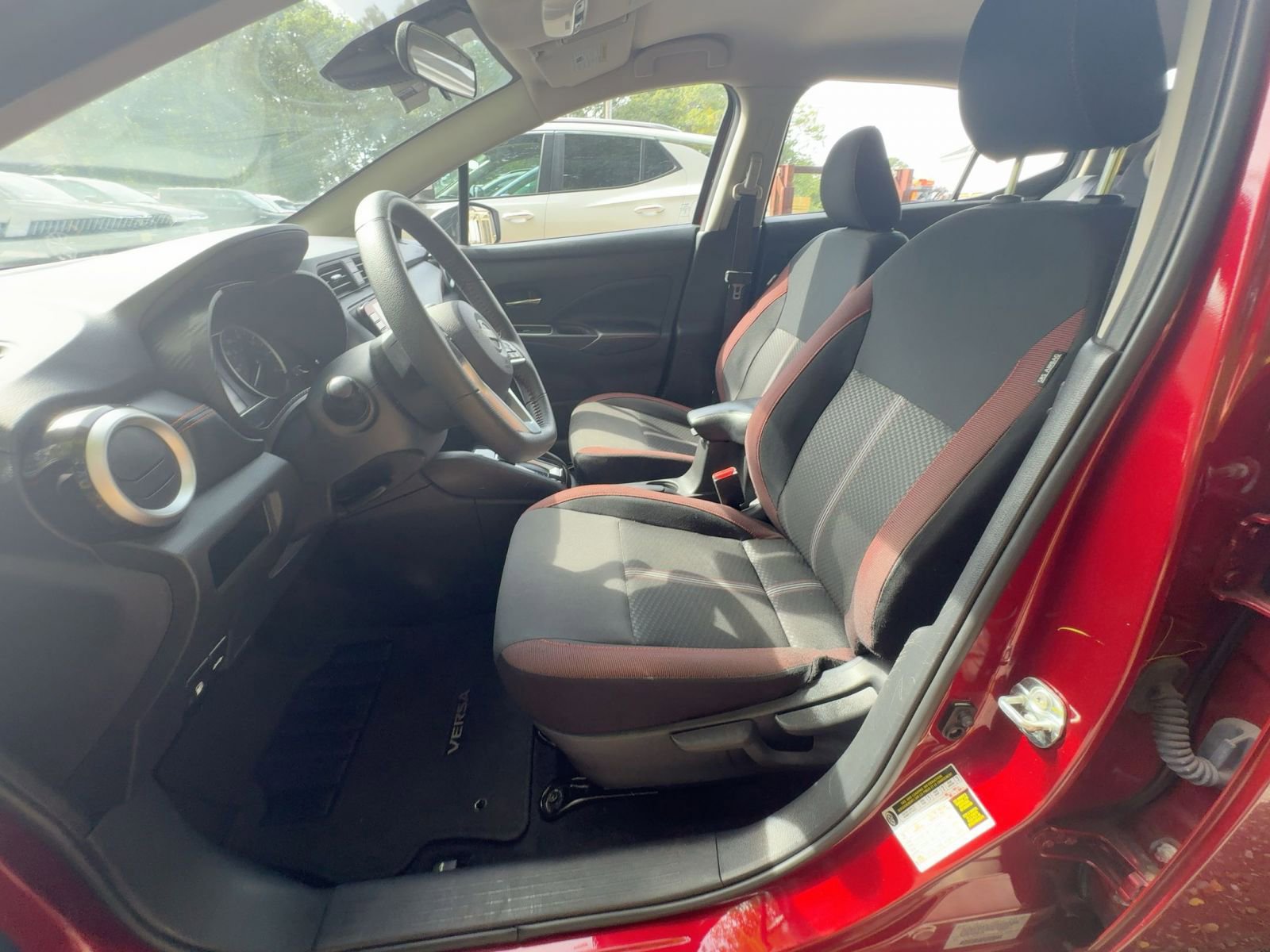 Used 2024 Nissan Versa SR image 11
