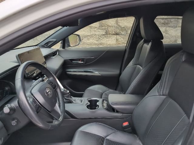 Used 2021 Toyota Venza Limited image 13