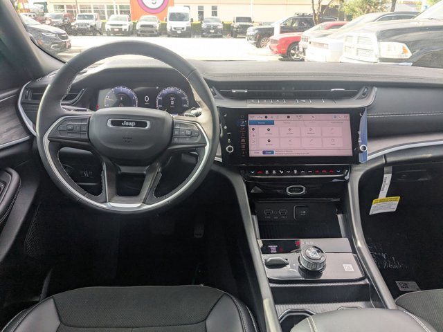 New 2026 Jeep Grand Cherokee Altitude image 14