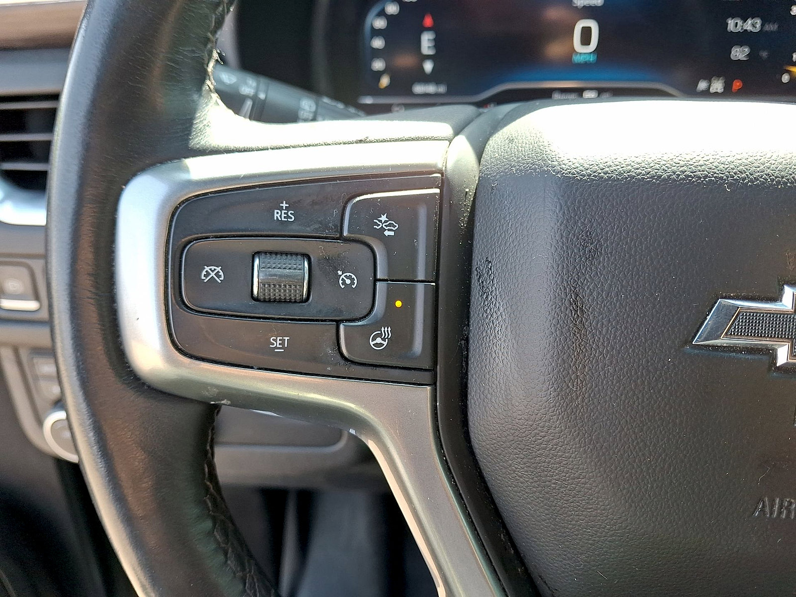 Used 2022 Chevrolet Suburban Z71 w/ Luxury Package AWD/4WD image 17