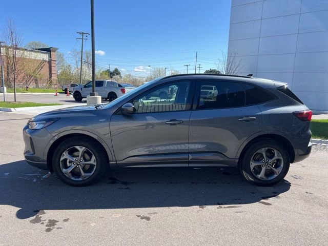 Used 2024 Ford Escape ST-Line Select w/ Tech Pack #1 AWD/4WD image 8