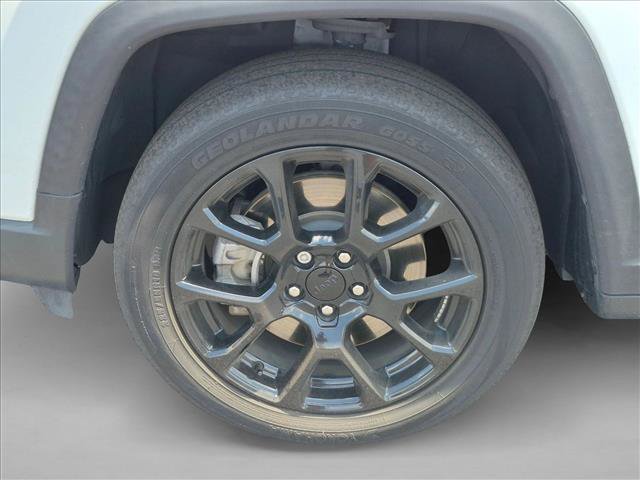 Used 2024 Jeep Compass Latitude w/ Convenience Group AWD/4WD image 10