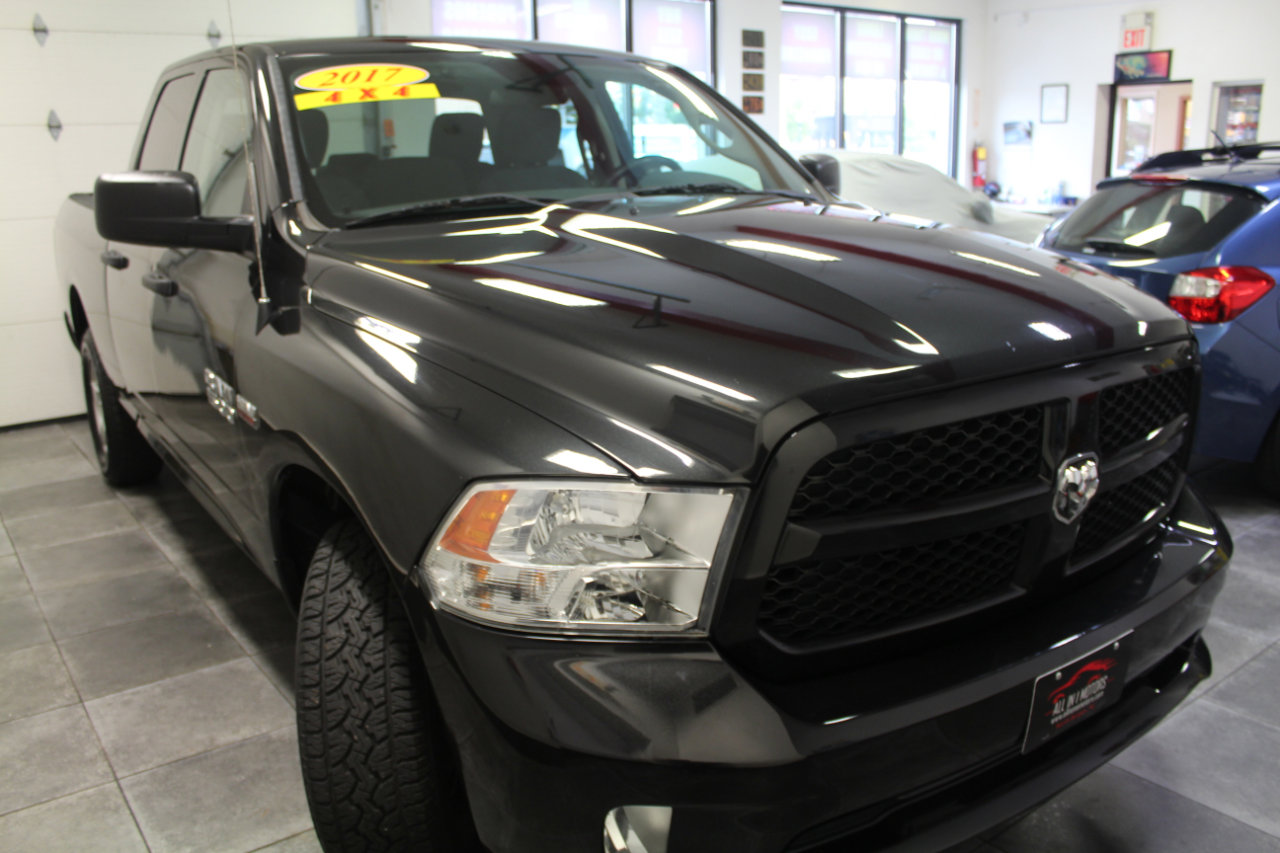 Used 2017 RAM 1500 Express image 3