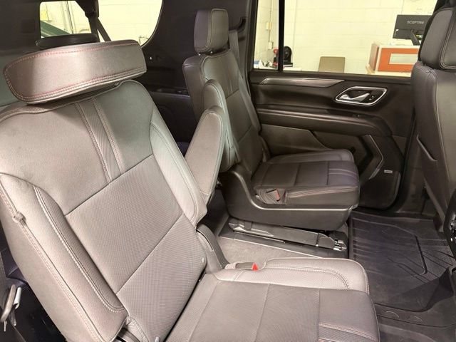 Used 2023 Chevrolet Suburban RST w/ Luxury Package AWD/4WD image 27