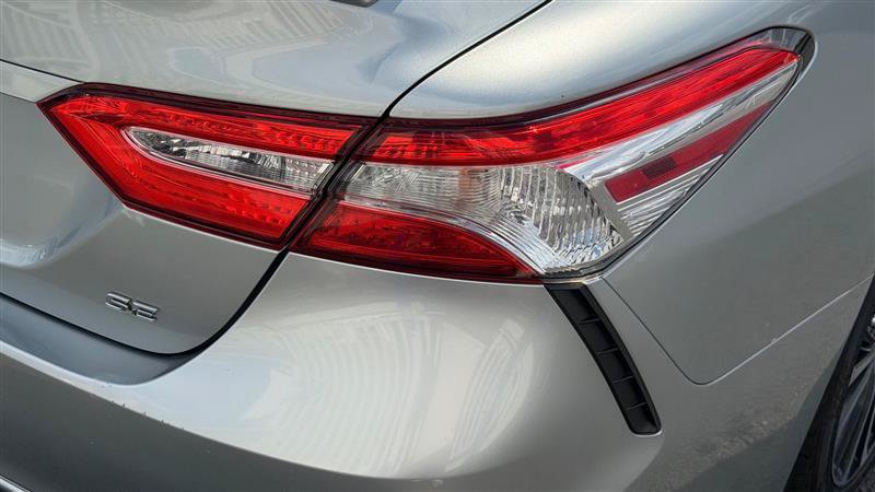Used 2020 Toyota Camry SE w/ Convenience Package FWD image 14