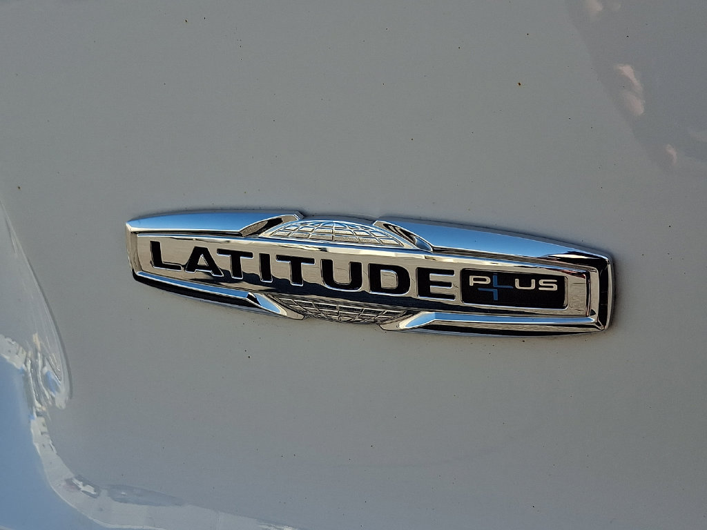 Used 2021 Jeep Cherokee Latitude Plus w/ Sun & Sound Group AWD/4WD image 30