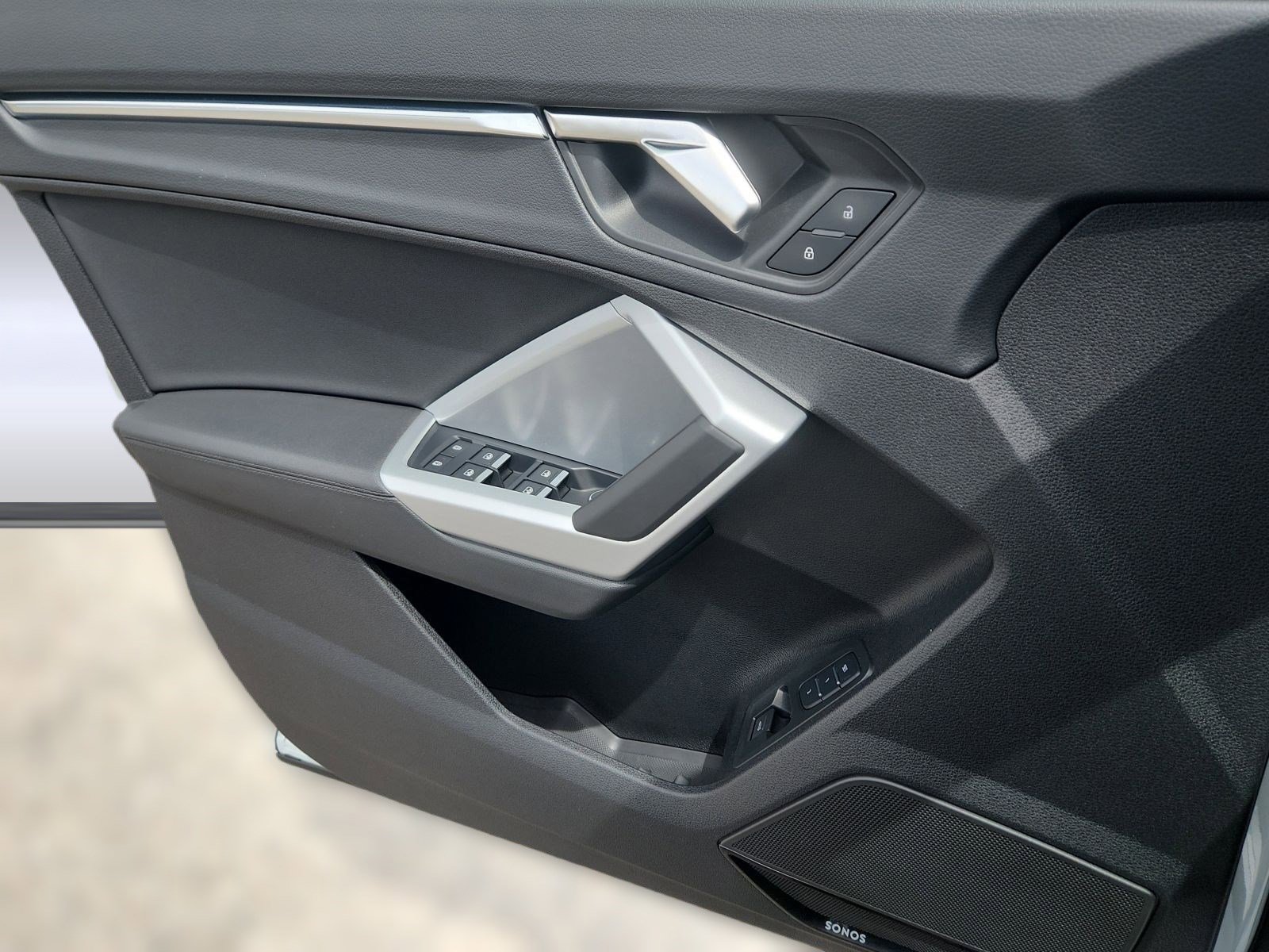 Used 2024 Audi Q3 2.0T Premium Plus w/ Premium Plus Package image 17