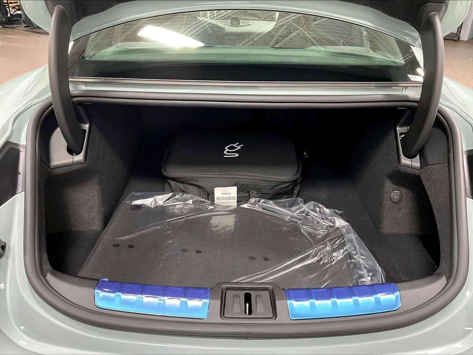 Used 2025 Porsche Taycan GTS image 40