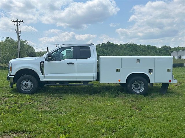 New 2025 Ford F350 XL w/ XL Chrome Package image 9